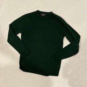 Green crew neck sweater